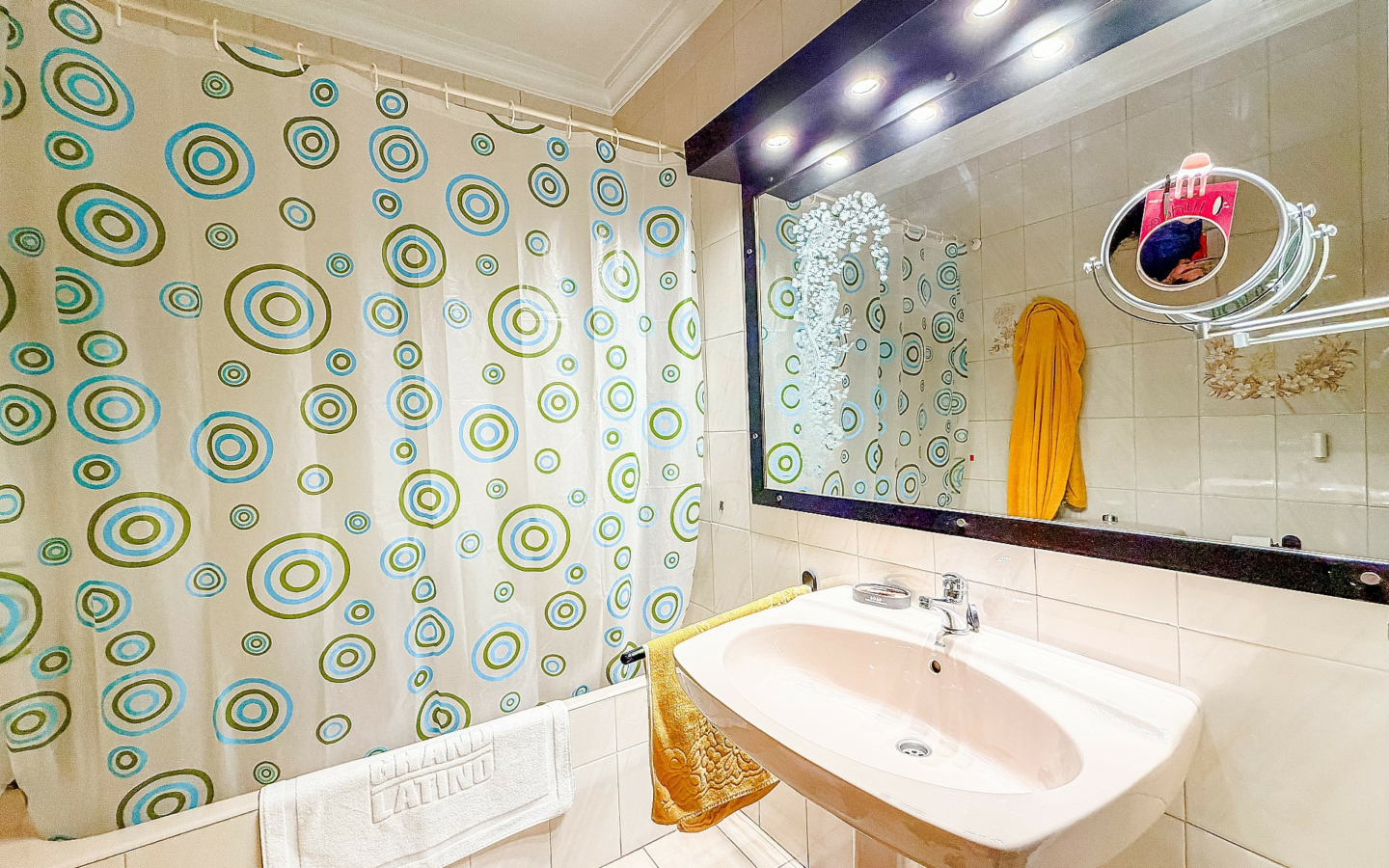 4-bedroom Townhouse In Yecla, Spain (200 M²)