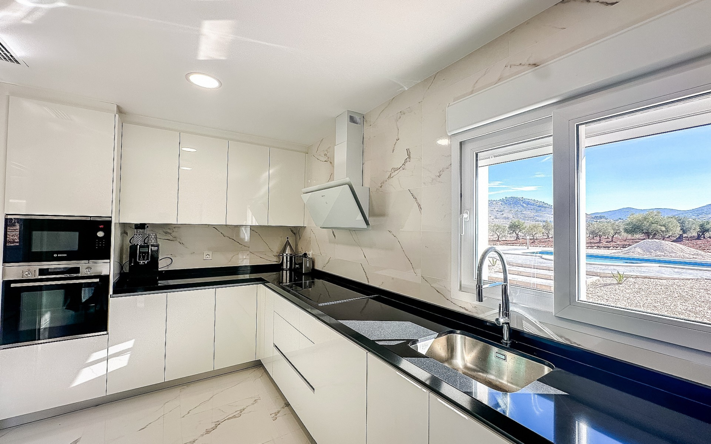 4-bedroom Detached Villa In Sax, Spain (180 M²)