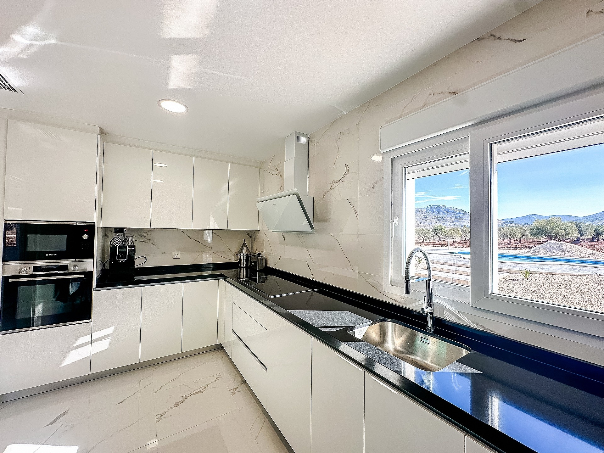 4-bedroom Detached Villa In Sax, Spain (180 M²)