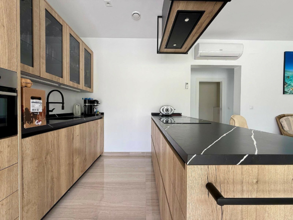 3-bedroom Detached Villa In Salinas, Spain (130 M²)