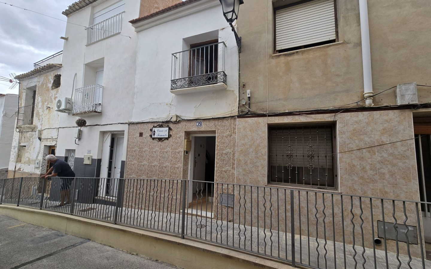 2-bedroom Townhouse In Sax, Spain (80 M²)