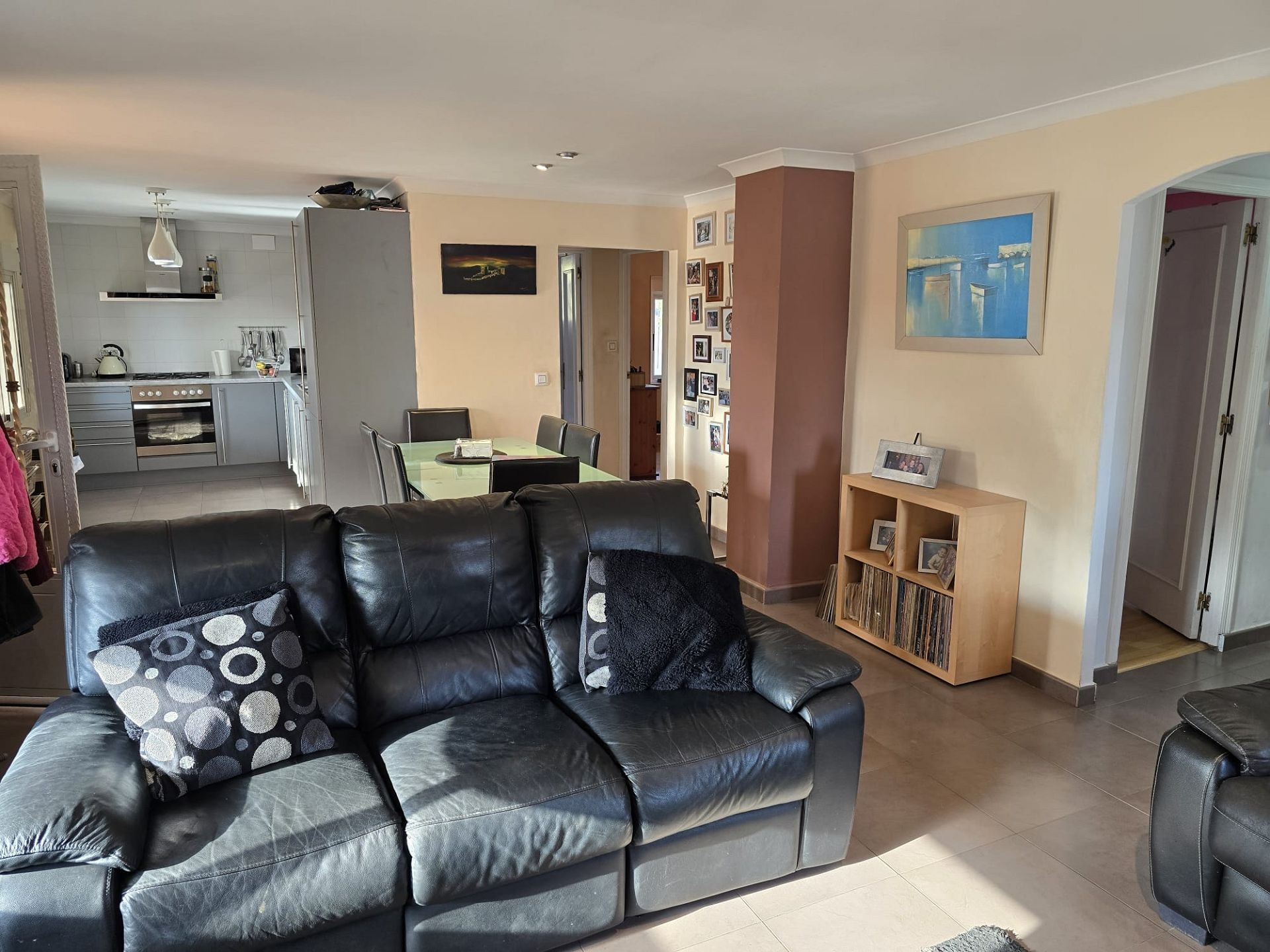 5-bedroom Detached Villa In Sax, Spain (203 M²)