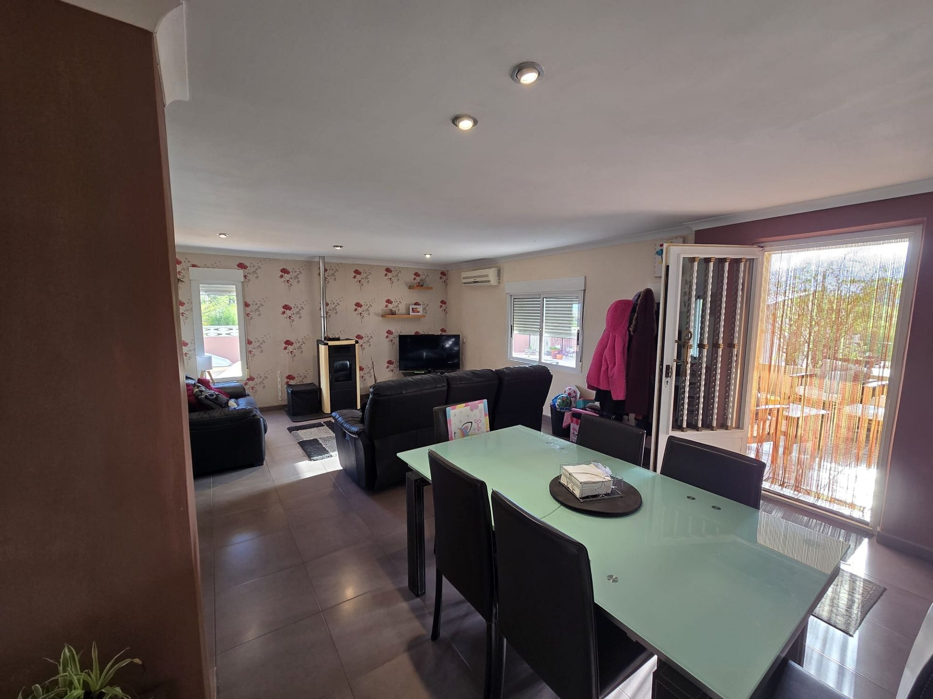 5-bedroom Detached Villa In Sax, Spain (203 M²)