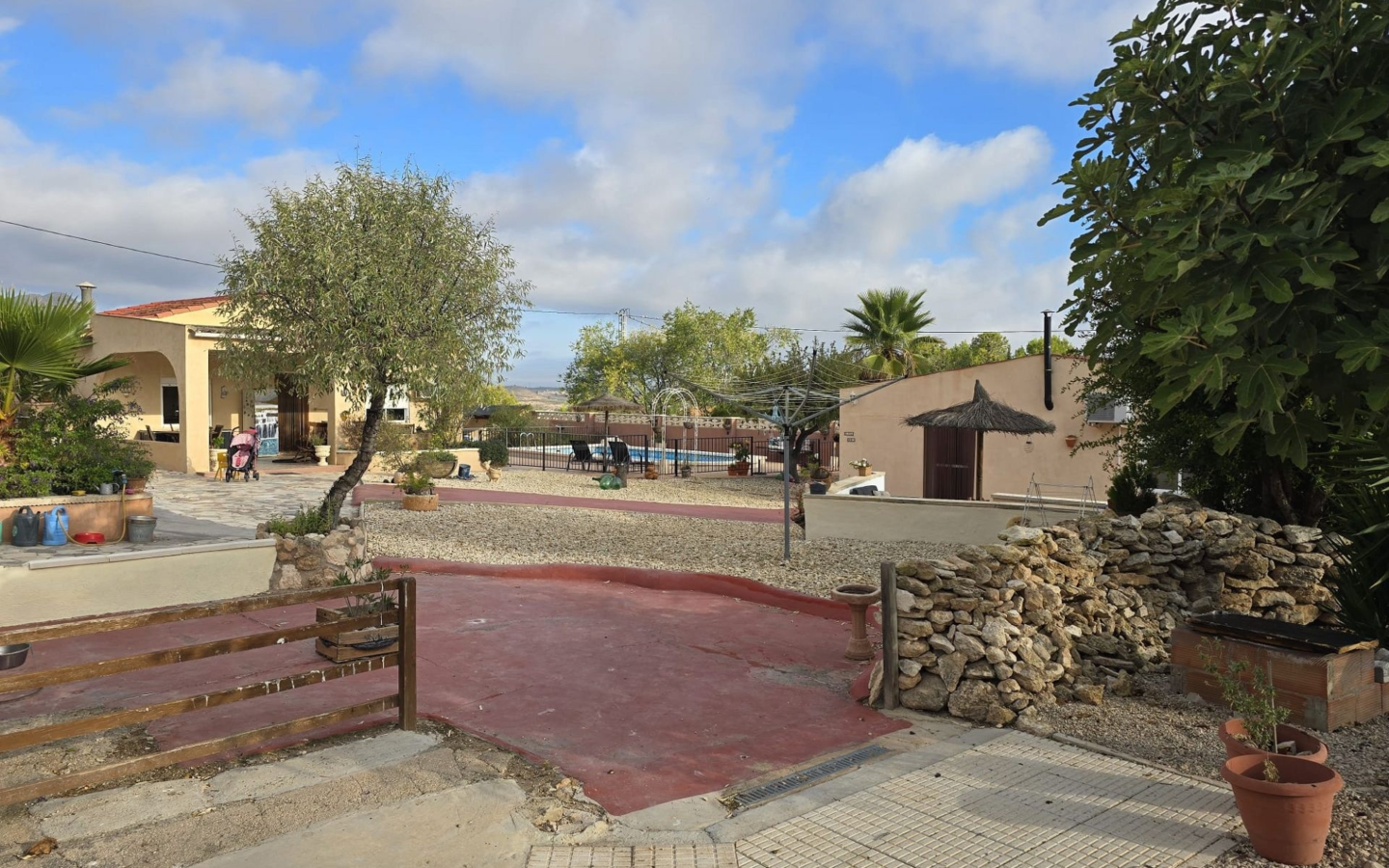 5-bedroom Detached Villa In Sax, Spain (203 M²)