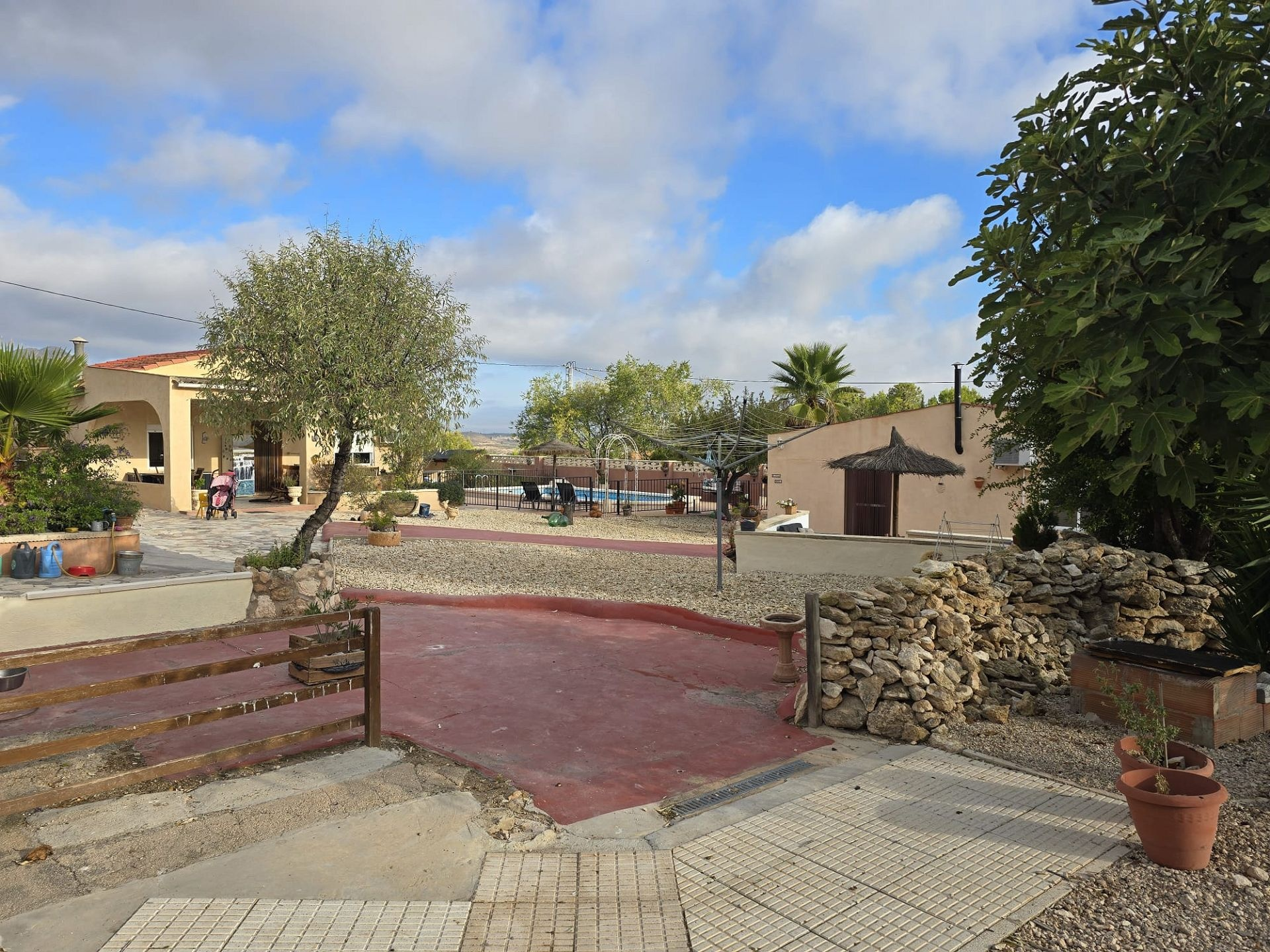 5-bedroom Detached Villa In Sax, Spain (203 M²)
