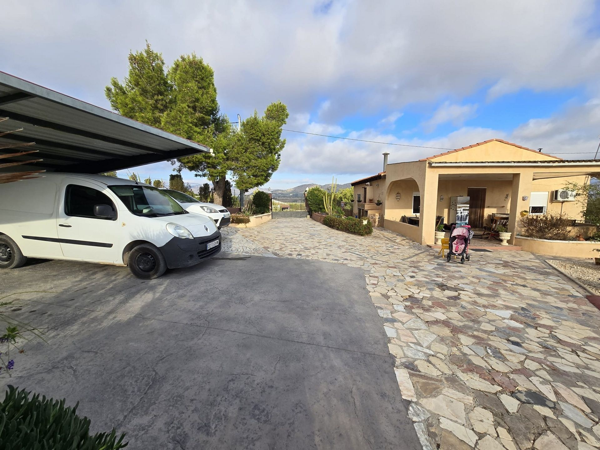 5-bedroom Detached Villa In Sax, Spain (203 M²)