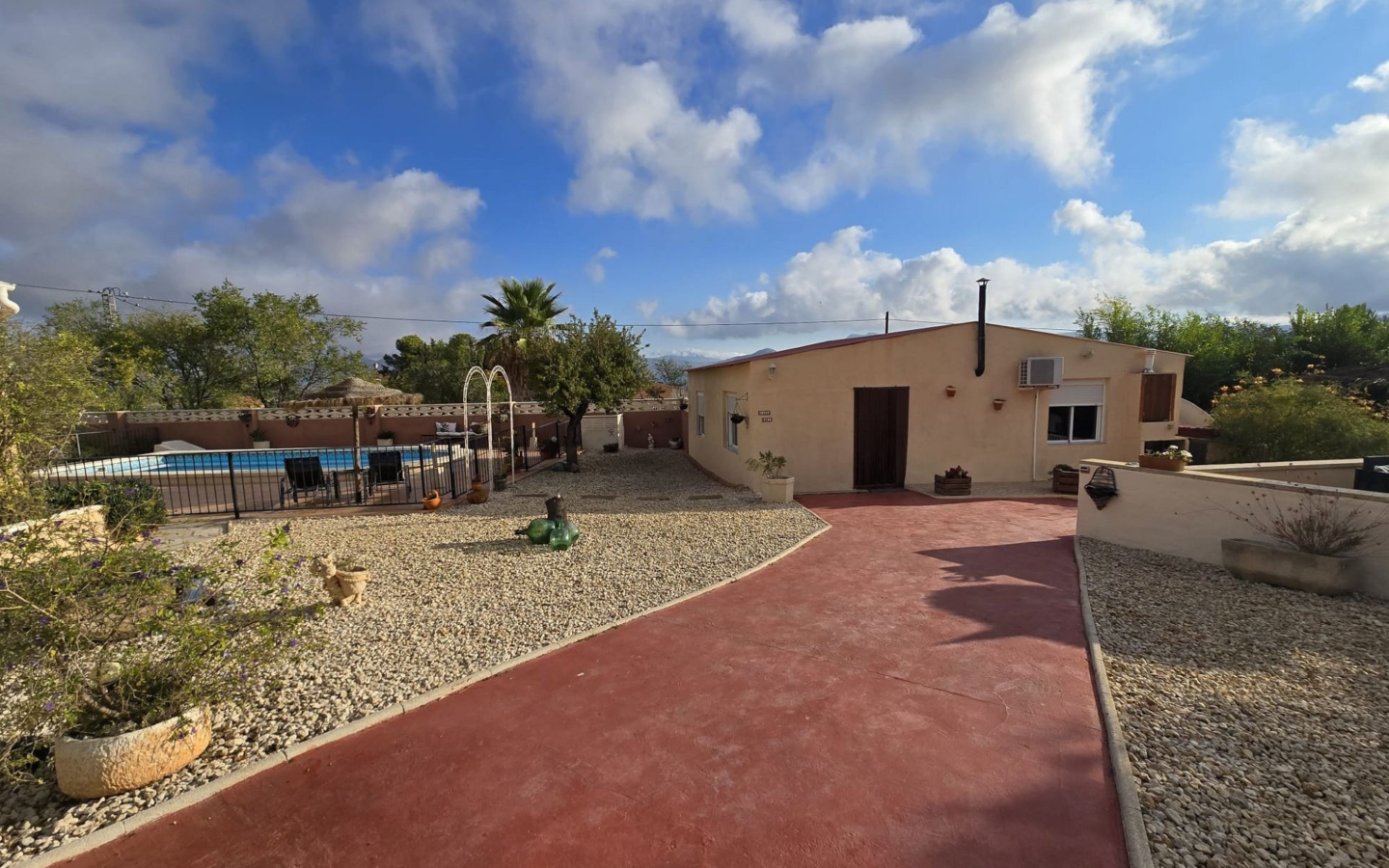 5-bedroom Detached Villa In Sax, Spain (203 M²)
