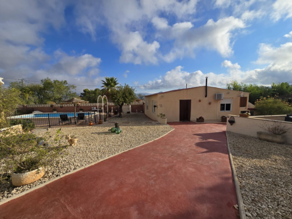5-bedroom Detached Villa In Sax, Spain (203 M²)