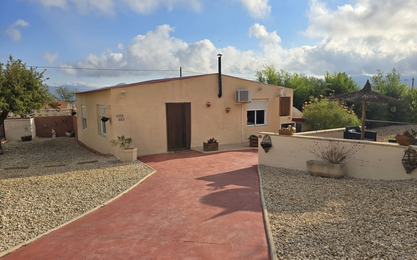 5-bedroom Detached Villa In Sax, Spain (203 M²)