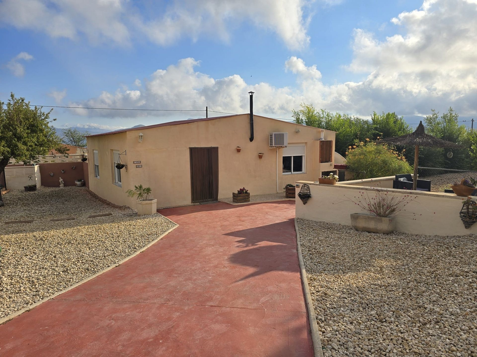 5-bedroom Detached Villa In Sax, Spain (203 M²)