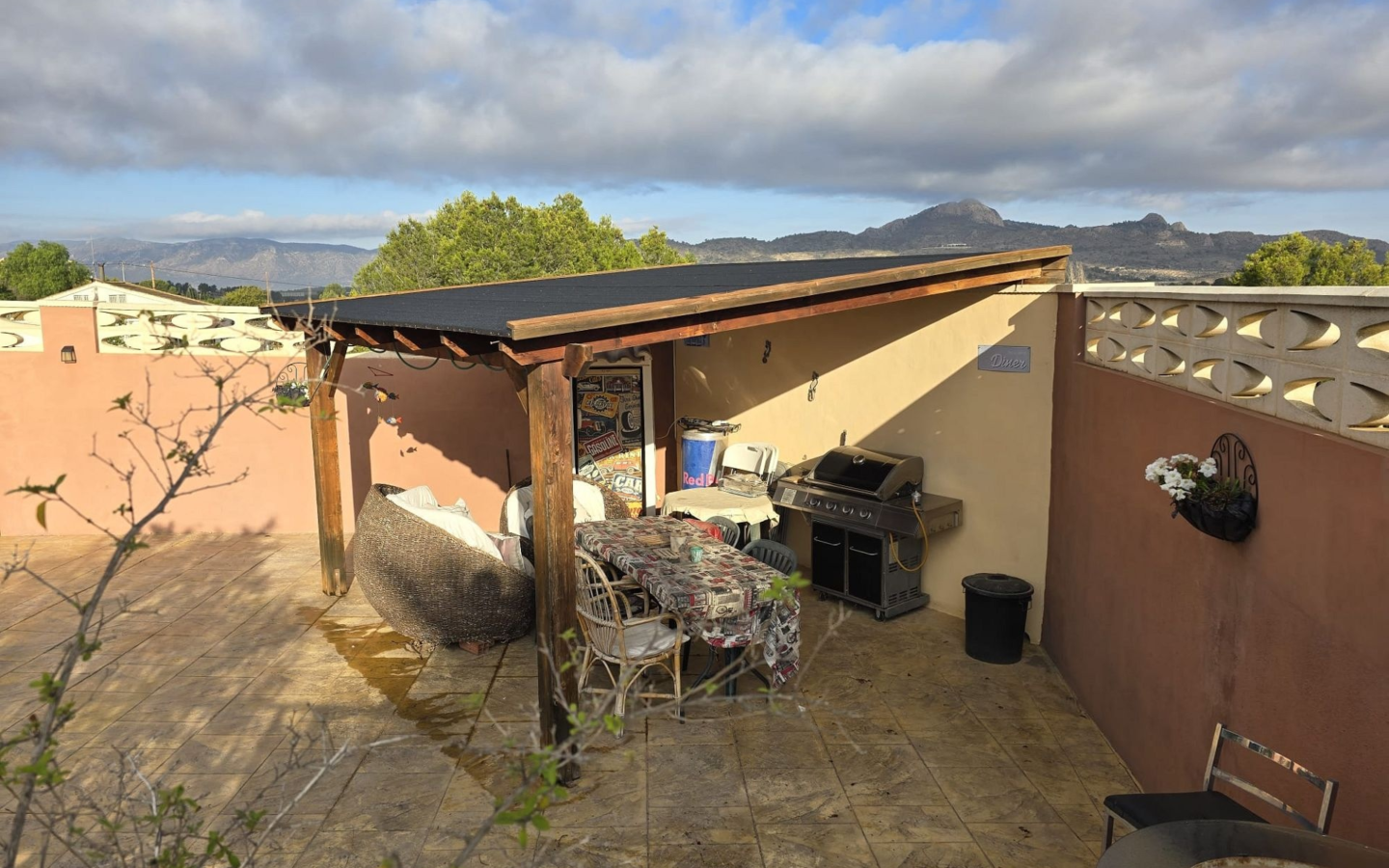5-bedroom Detached Villa In Sax, Spain (203 M²)