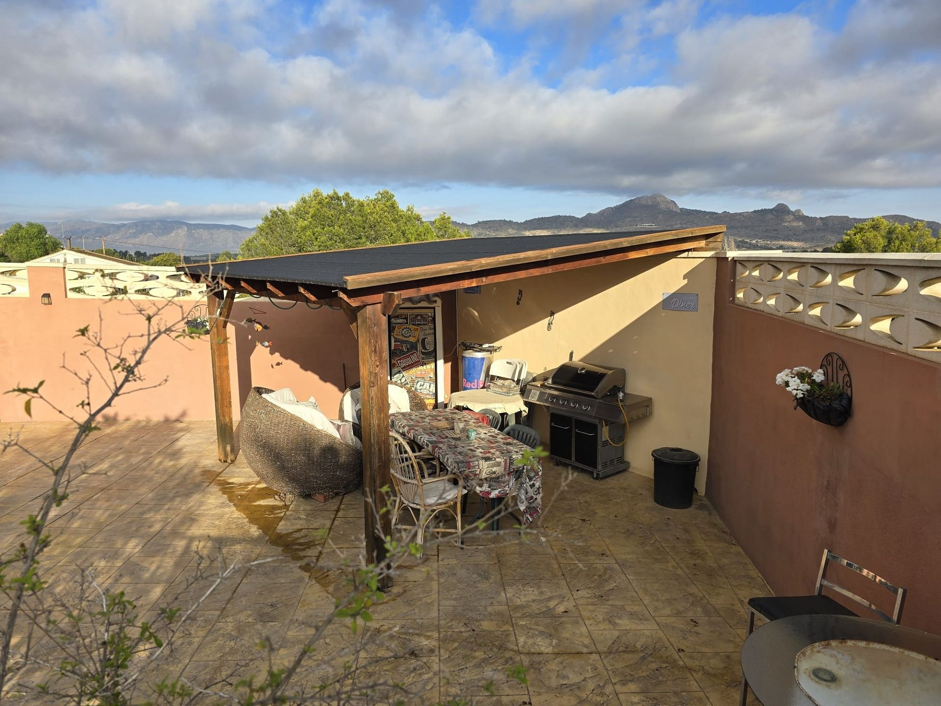 5-bedroom Detached Villa In Sax, Spain (203 M²)