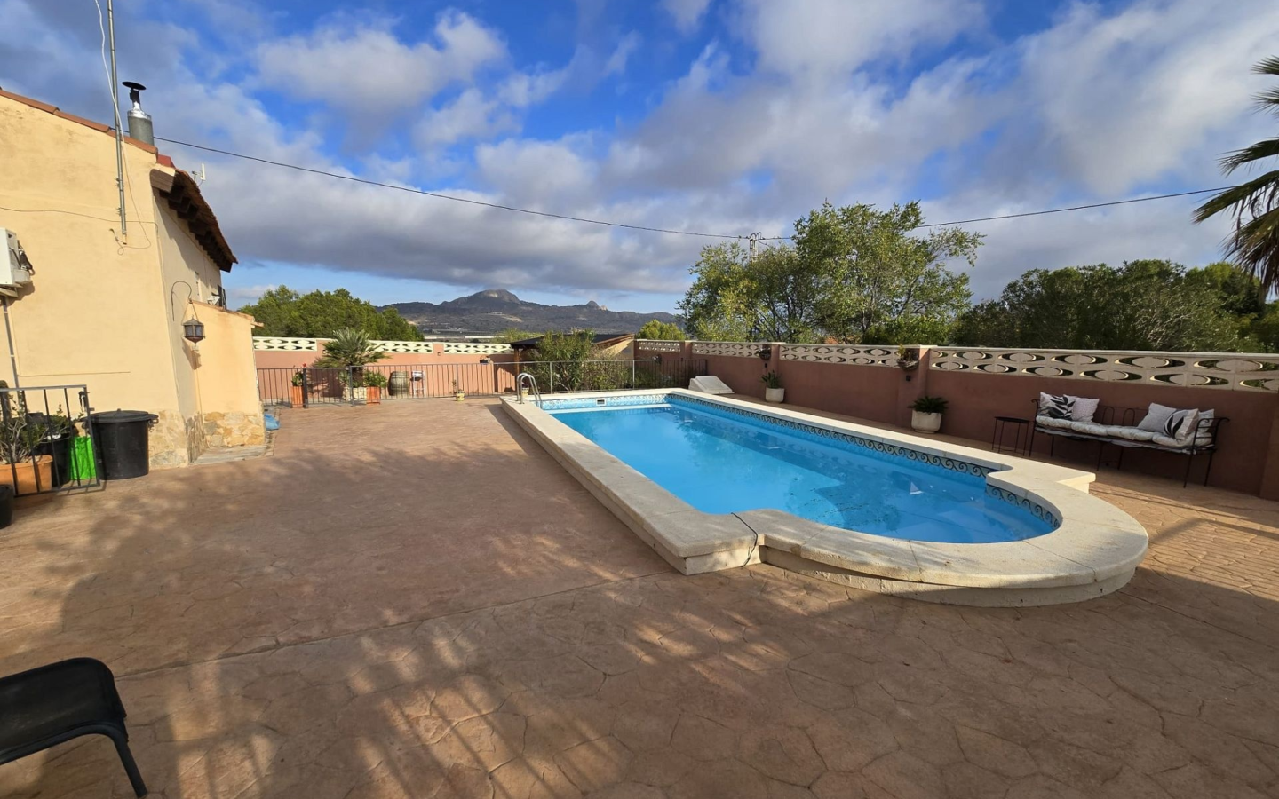 5-bedroom Detached Villa In Sax, Spain (203 M²)
