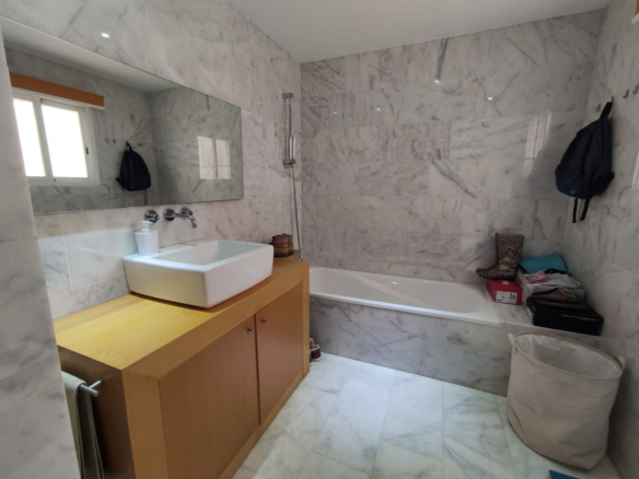 3-bedroom Penthouse In Elda, Spain (155 M²)