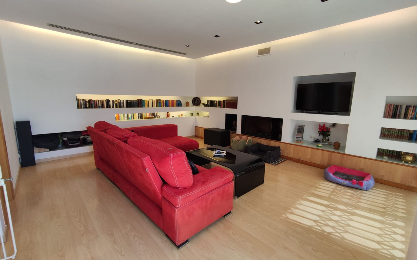 3-bedroom Penthouse In Elda, Spain (155 M²)