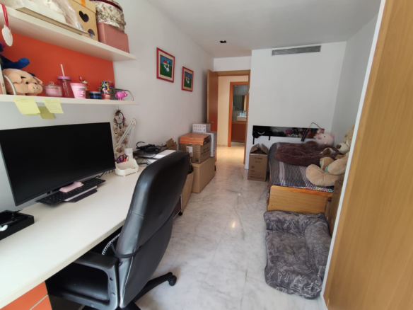 3-bedroom Penthouse In Elda, Spain (155 M²)