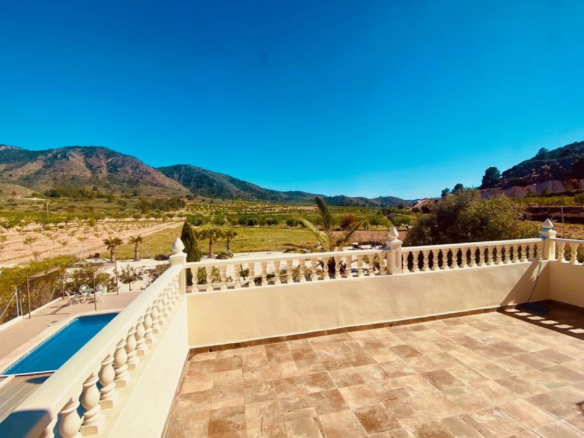 5-bedroom Country House In El Cantón, Spain (308 M²)