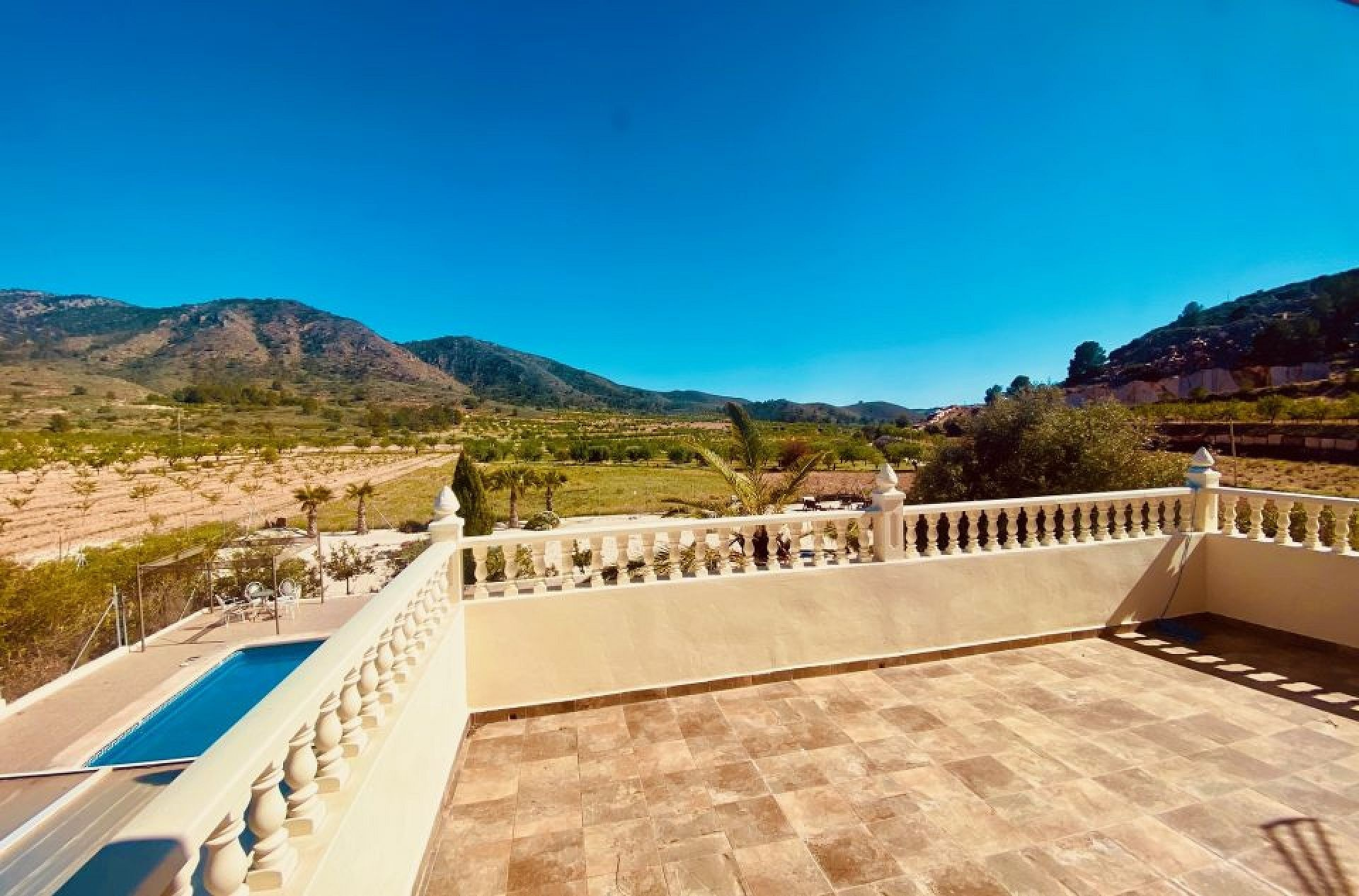w_img_7351-960×633-57eed1 5-bedroom Country House In El Cantón, Spain (308 M²)