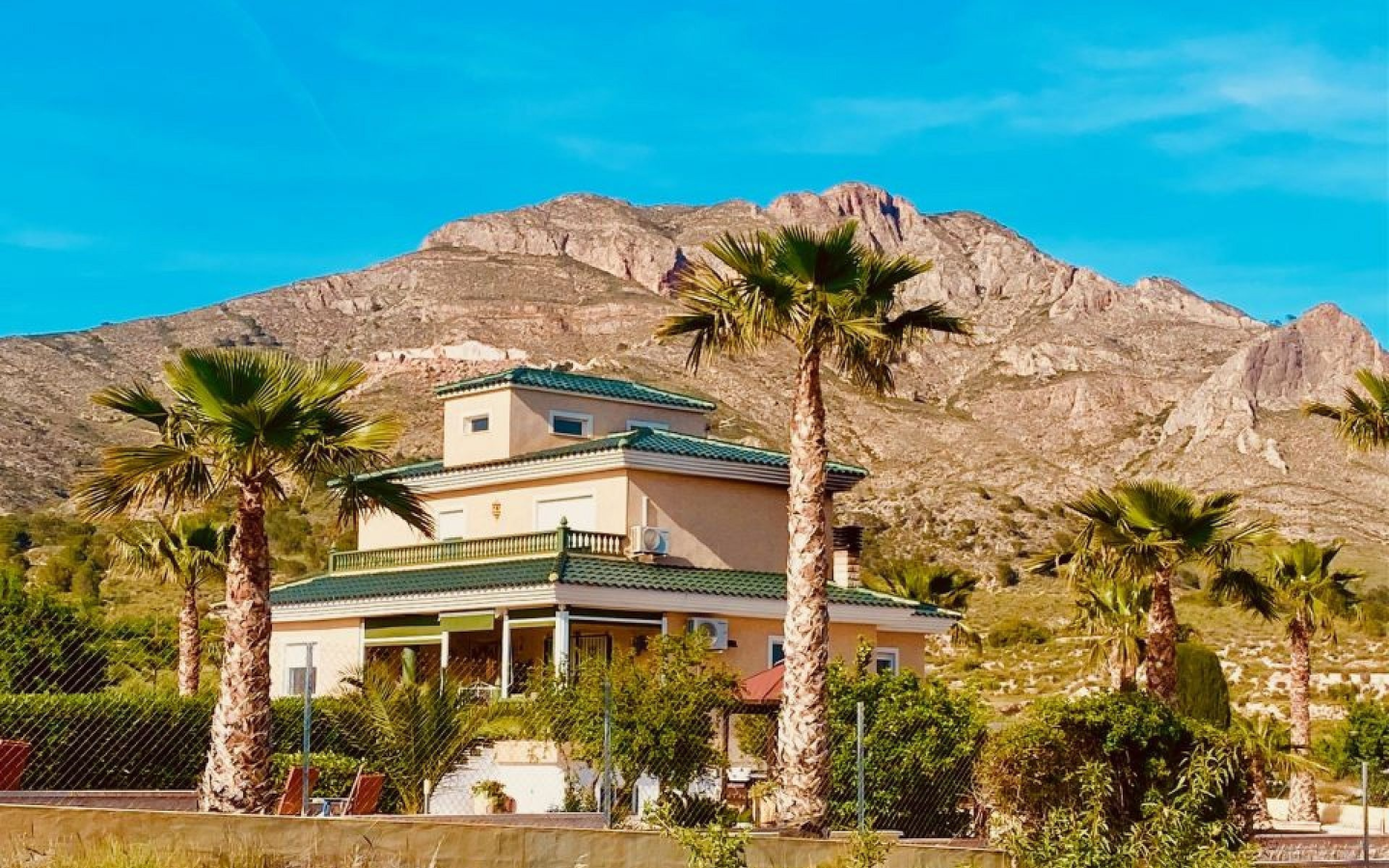 4-bedroom Detached Villa In Macisvenda, Spain (305 M²)