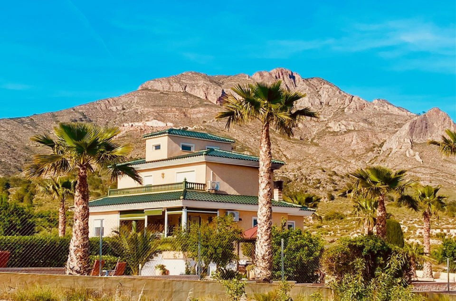 4-bedroom Detached Villa In Macisvenda, Spain (305 M²)