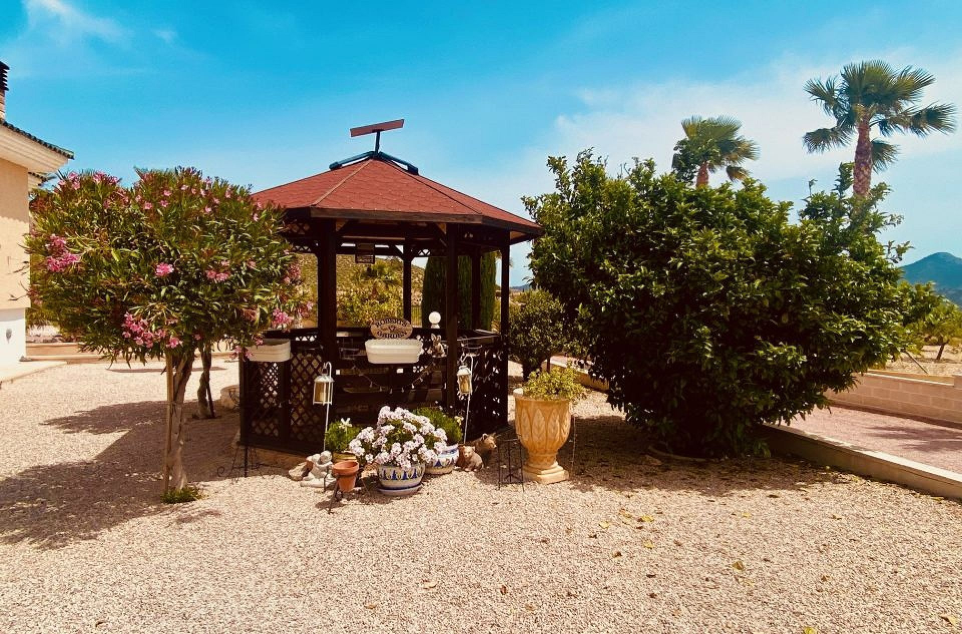 4-bedroom Detached Villa In Macisvenda, Spain (305 M²)