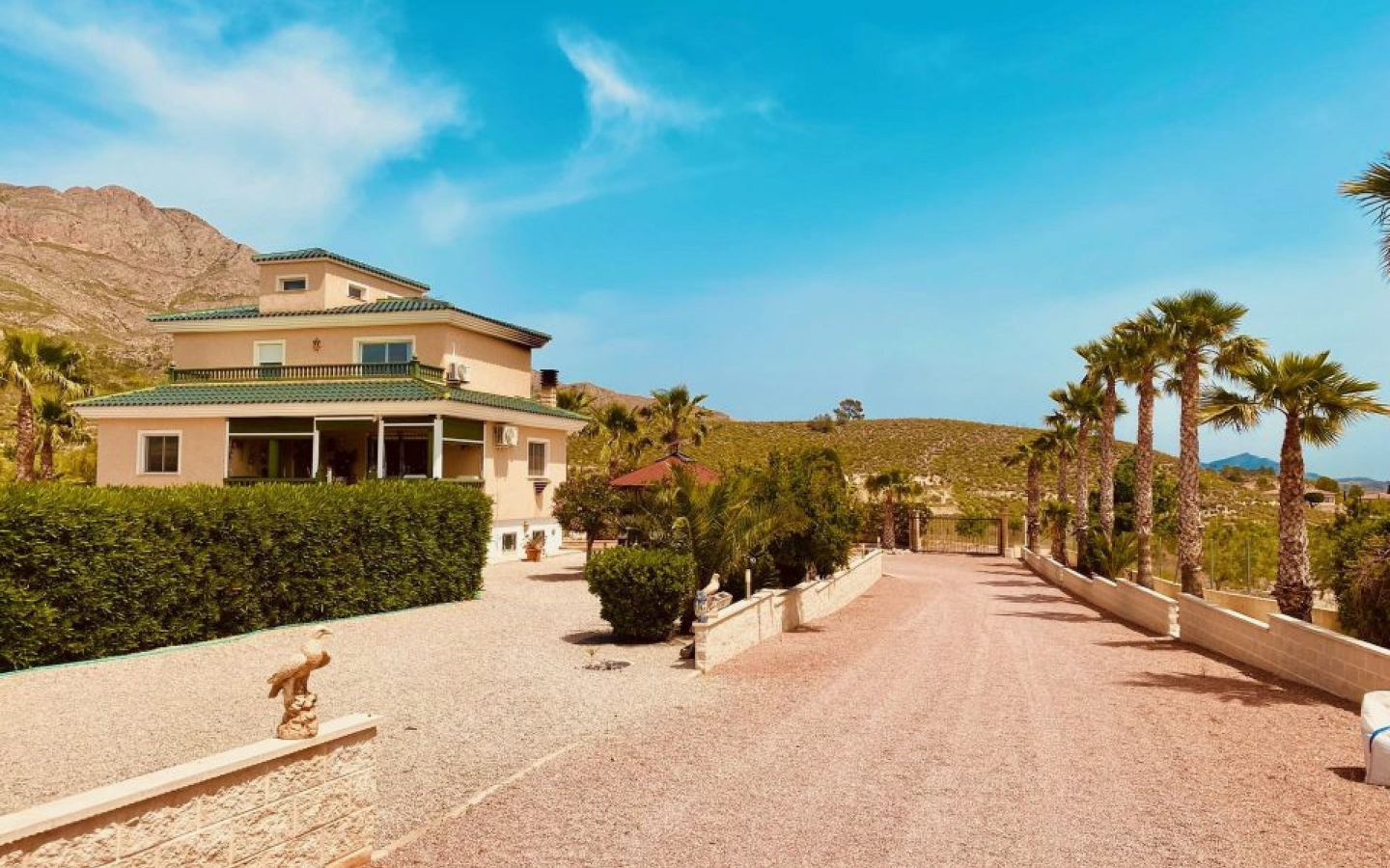 4-bedroom Detached Villa In Macisvenda, Spain (305 M²)