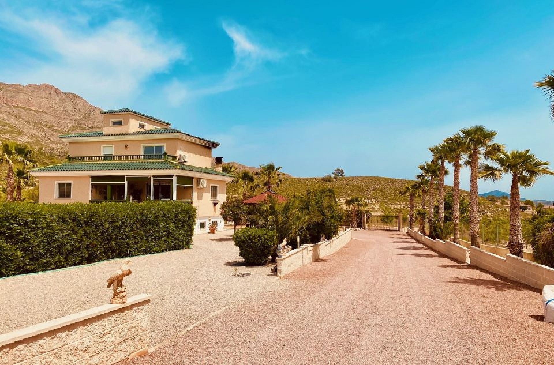 4-bedroom Detached Villa In Macisvenda, Spain (305 M²)