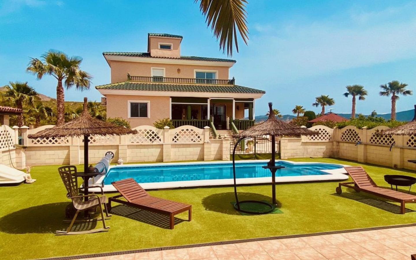 4-bedroom Detached Villa In Macisvenda, Spain (305 M²)