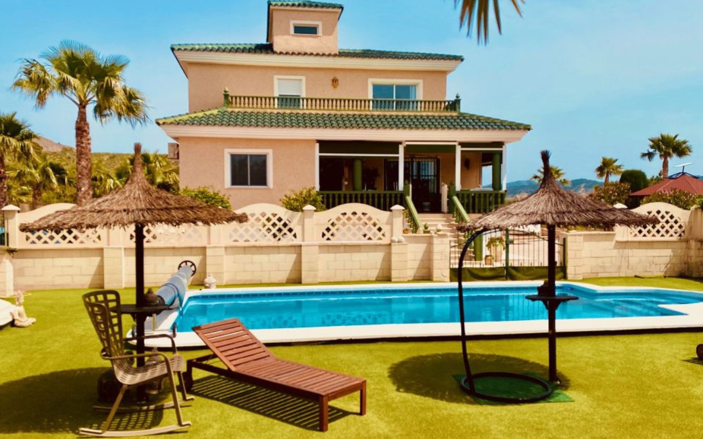 4-bedroom Detached Villa In Macisvenda, Spain (305 M²)