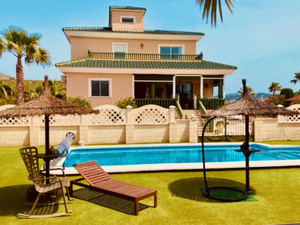4-bedroom Detached Villa In Macisvenda, Spain (305 M²)