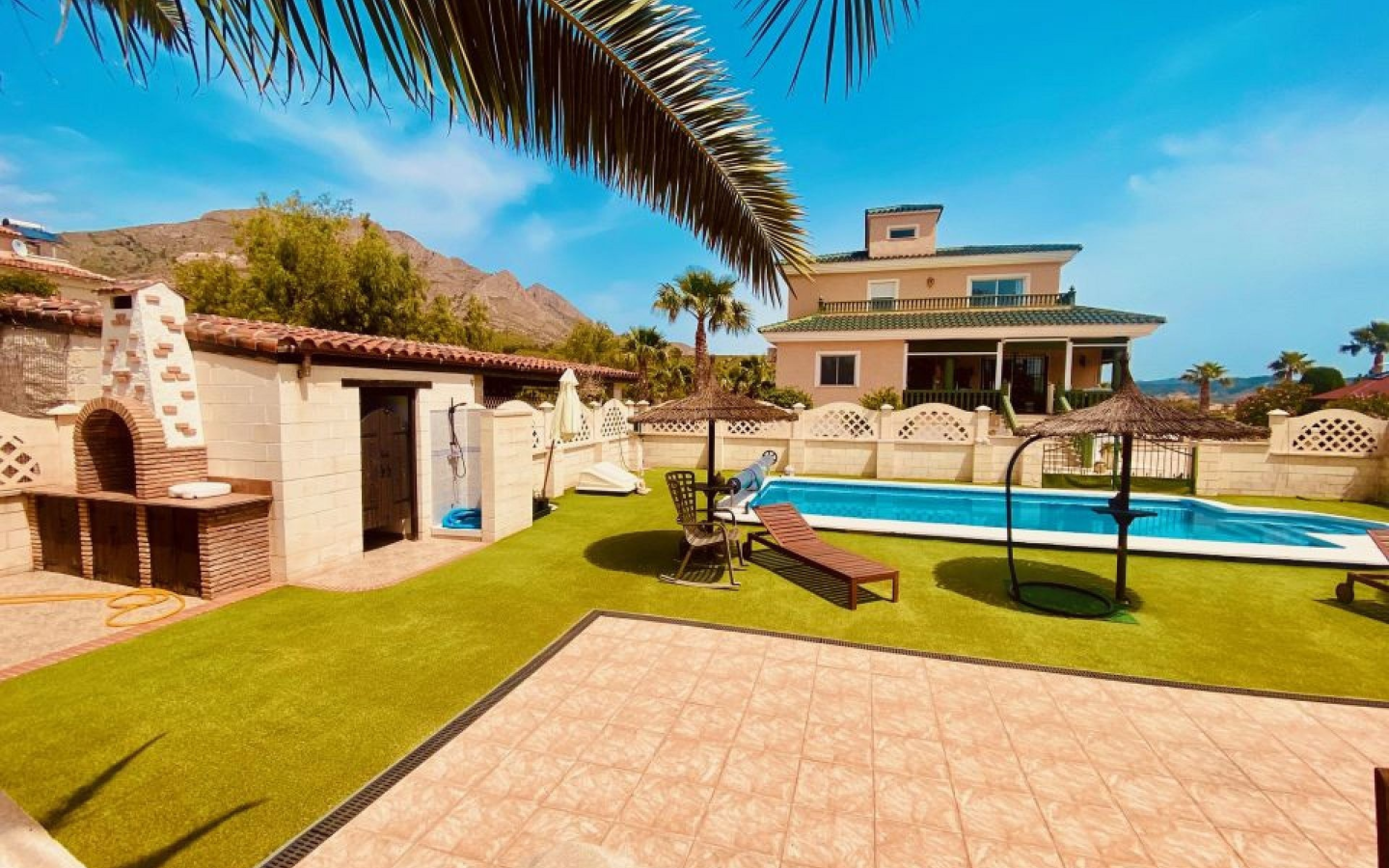 4-bedroom Detached Villa In Macisvenda, Spain (305 M²)