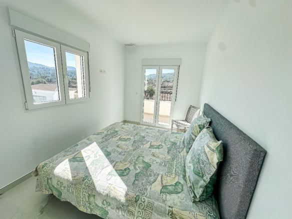 4-bedroom Detached Villa In Sax, Spain (180 M²)