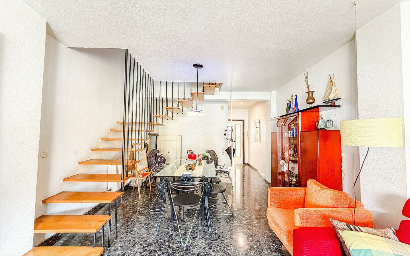 4-bedroom Townhouse In Yecla, Spain (200 M²)