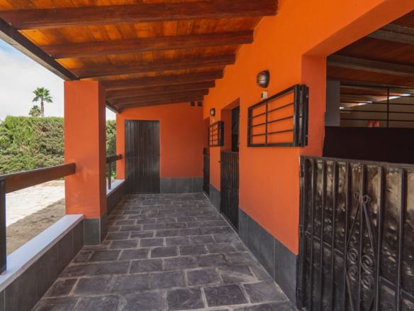 6-bedroom Detached Villa In Heredades, Spain (299 M²)