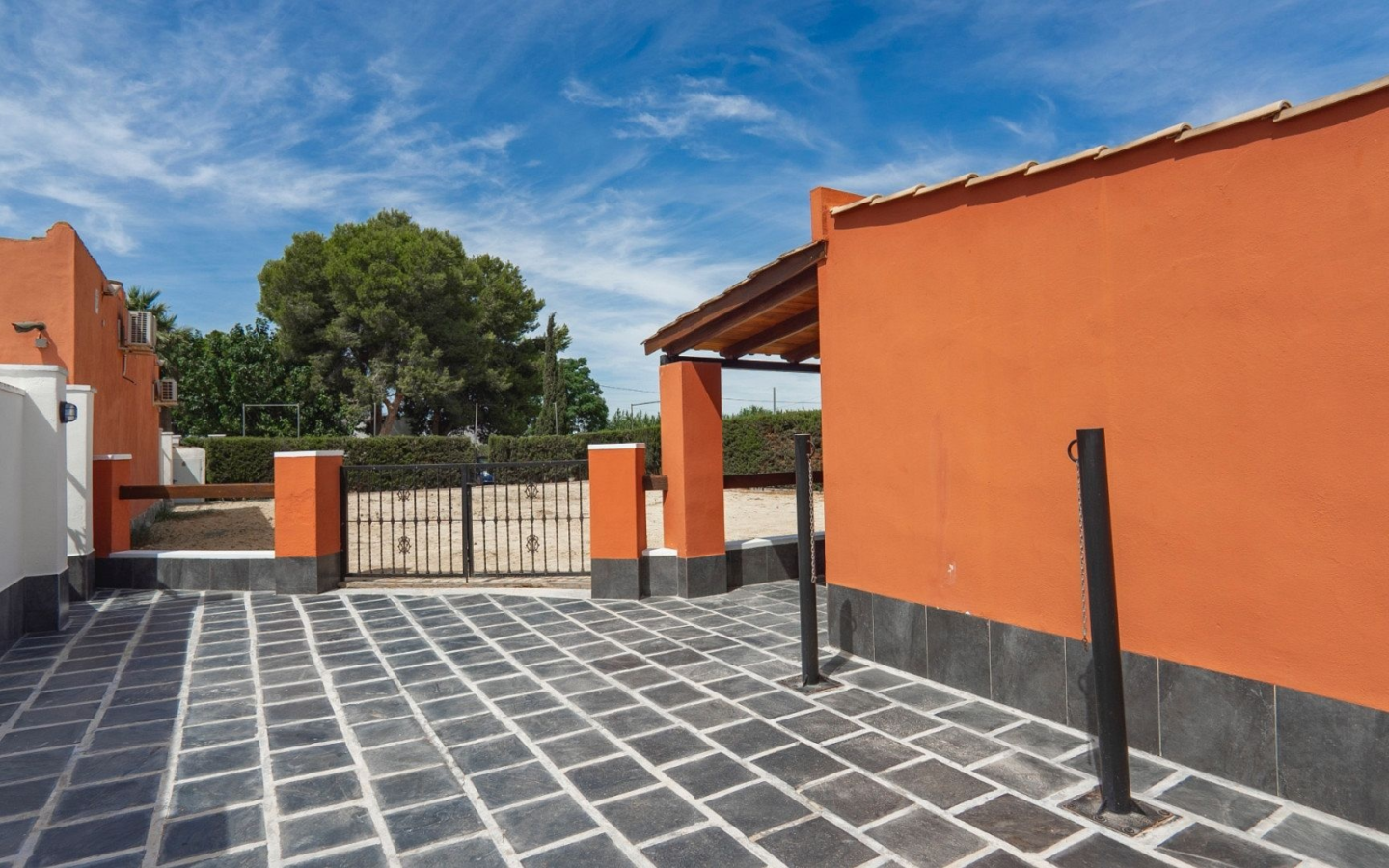 6-bedroom Detached Villa In Heredades, Spain (299 M²)
