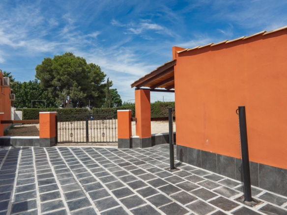 6-bedroom Detached Villa In Heredades, Spain (299 M²)
