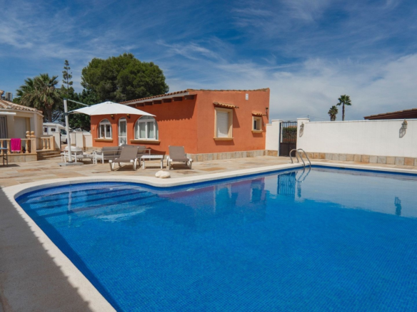 6-bedroom Detached Villa In Heredades, Spain (299 M²)