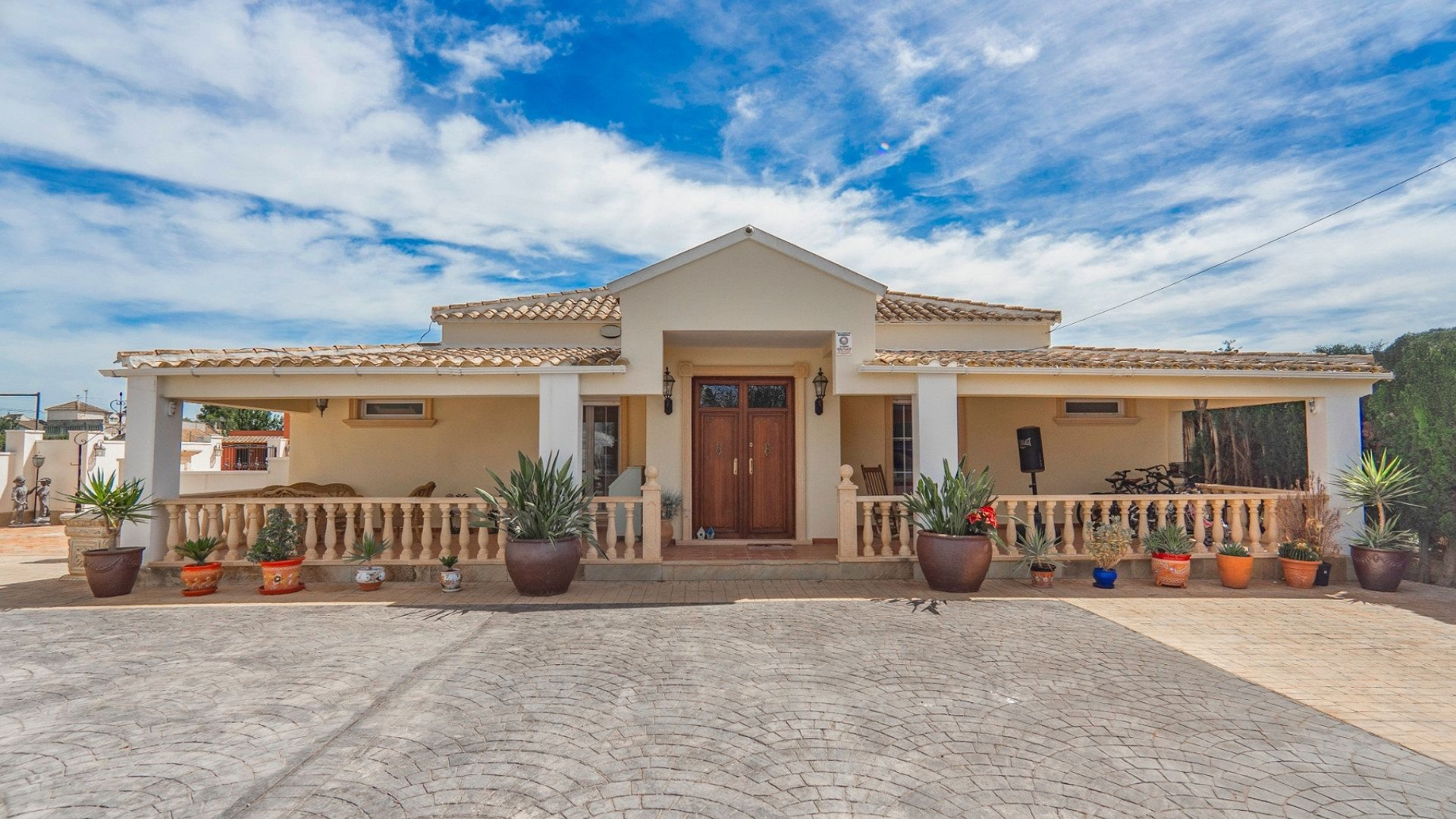 6-bedroom Detached Villa In Heredades, Spain (299 M²)