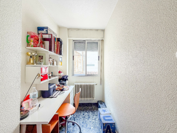 4-bedroom Townhouse In Yecla, Spain (200 M²)