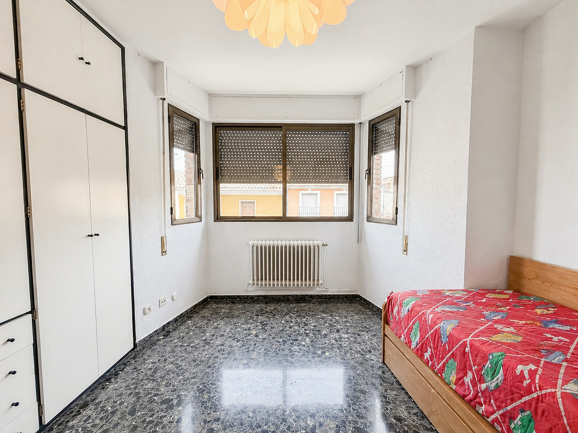 4-bedroom Townhouse In Yecla, Spain (200 M²)