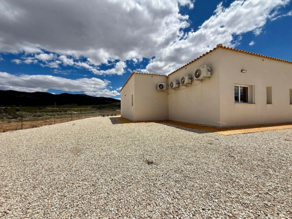 3-bedroom Detached Villa In Salinas, Spain (130 M²)