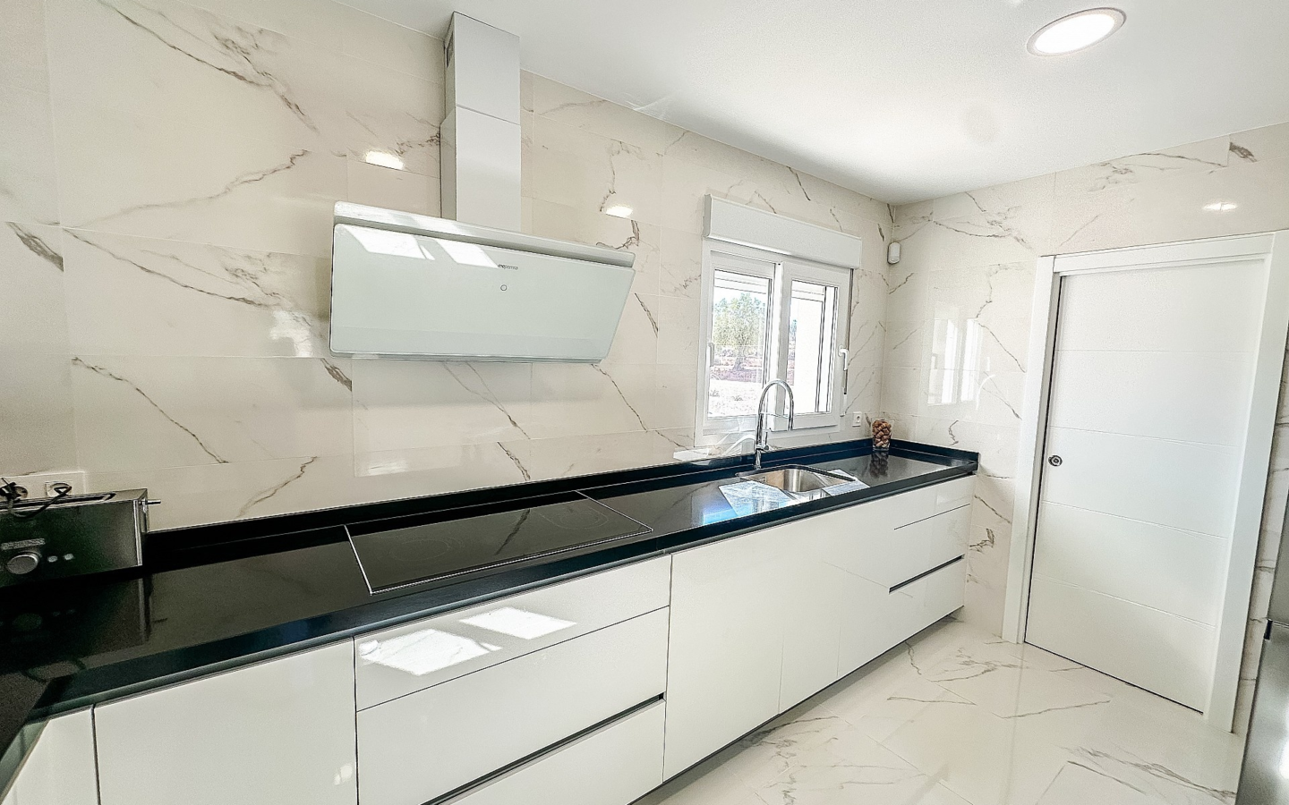 4-bedroom Detached Villa In Sax, Spain (180 M²)