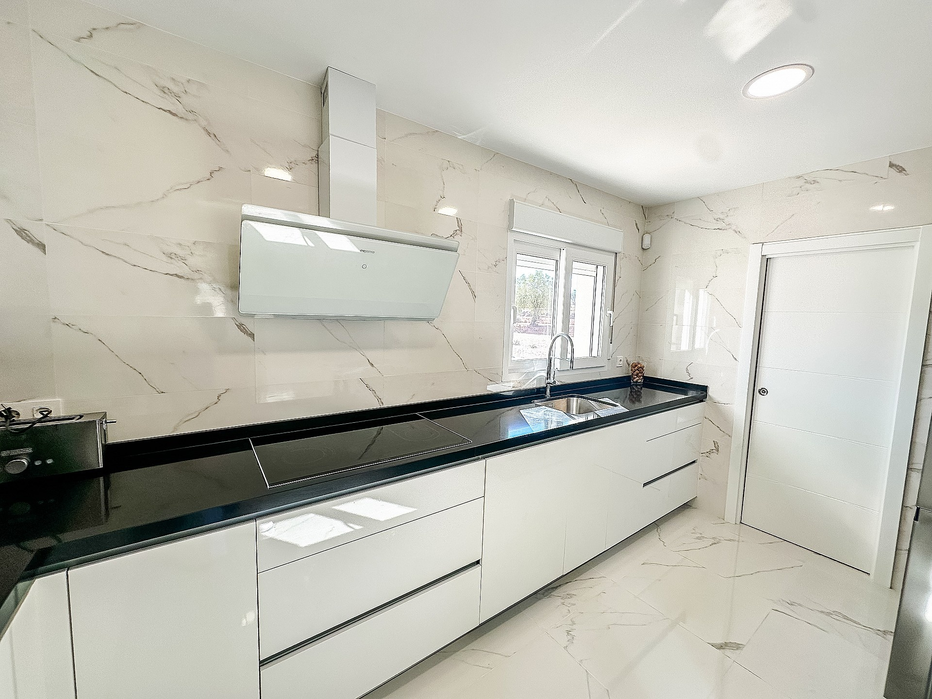 4-bedroom Detached Villa In Sax, Spain (180 M²)