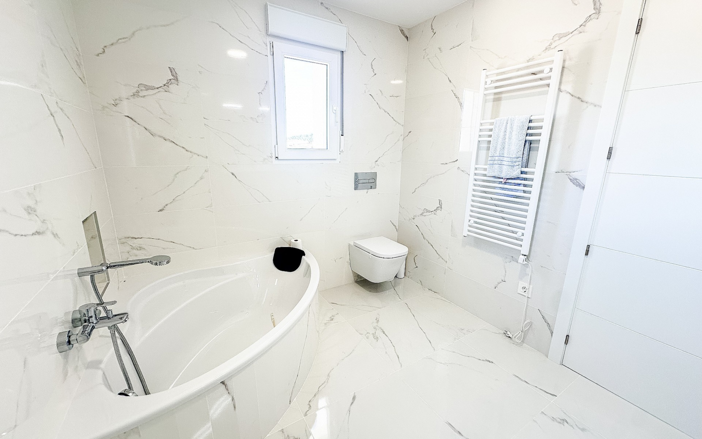 4-bedroom Detached Villa In Sax, Spain (180 M²)
