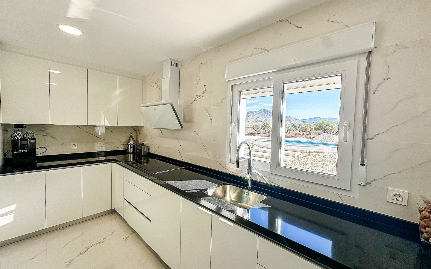 4-bedroom Detached Villa In Sax, Spain (180 M²)