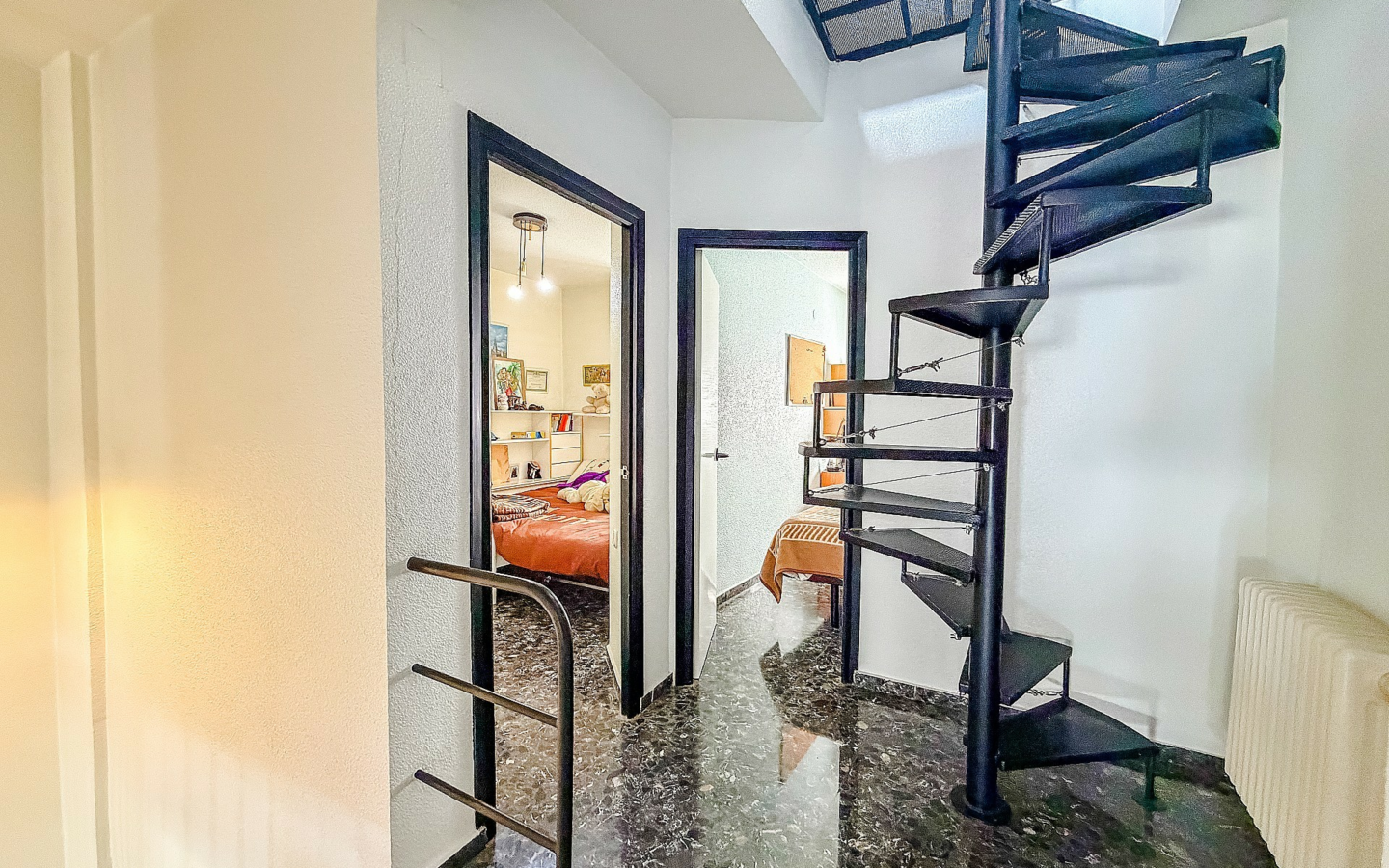 4-bedroom Townhouse In Yecla, Spain (200 M²)