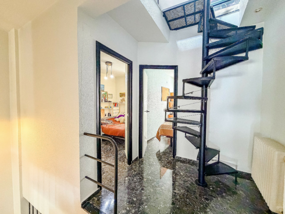 4-bedroom Townhouse In Yecla, Spain (200 M²)