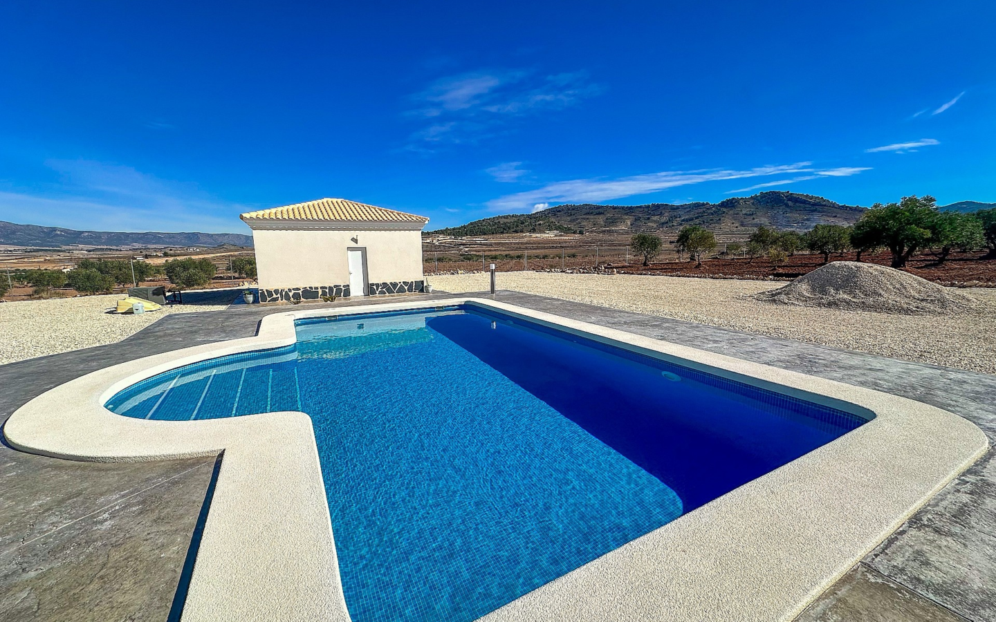 4-bedroom Detached Villa In Sax, Spain (180 M²)