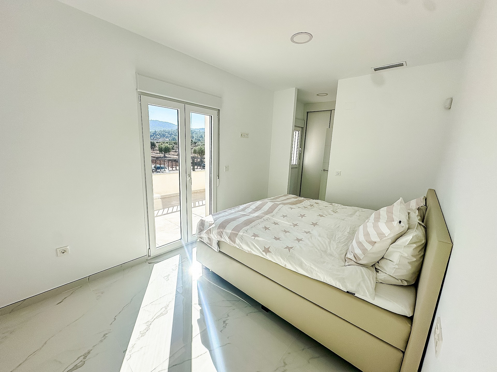 4-bedroom Detached Villa In Sax, Spain (180 M²)