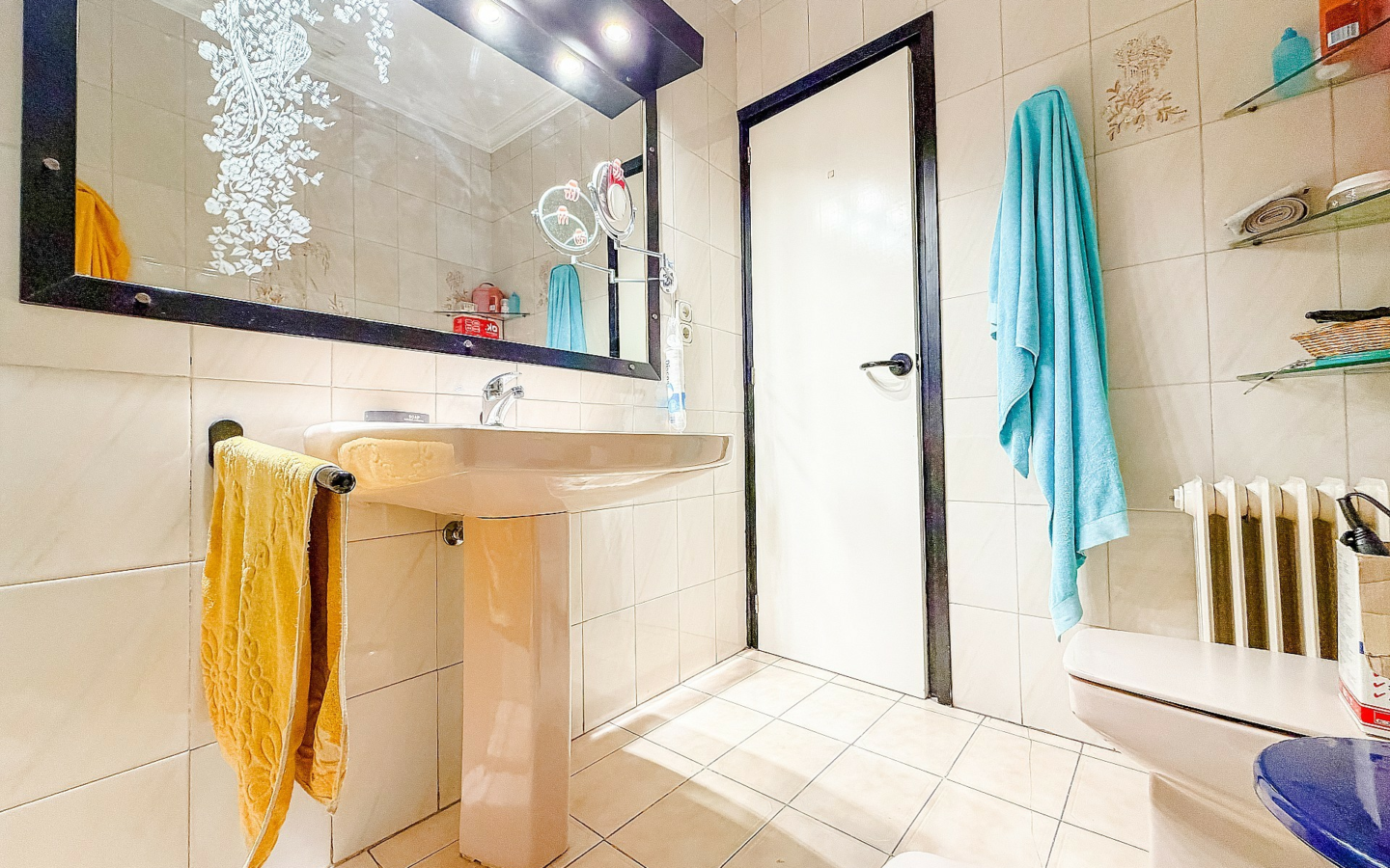 4-bedroom Townhouse In Yecla, Spain (200 M²)